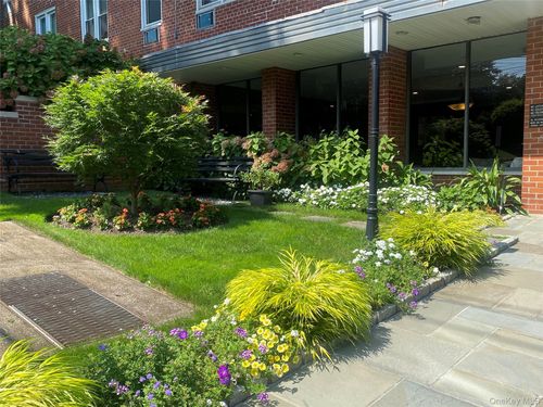 528-21 Fariview Fairview Ave, Eastchester, NY, 10707-4123 | Card Image