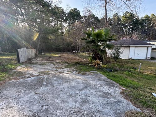 14439 W Lee Shore Dr, Willis, TX, 77318-7407 | Card Image