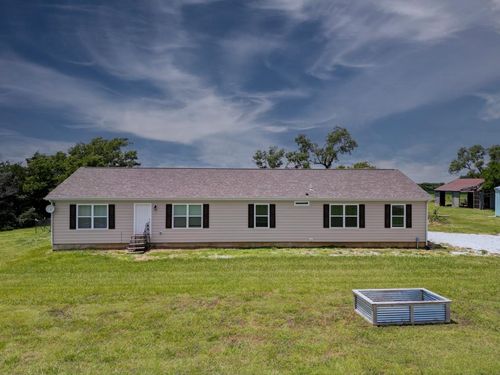 19337 71st Rd, Winfield, KS, 67156-7305 | Card Image