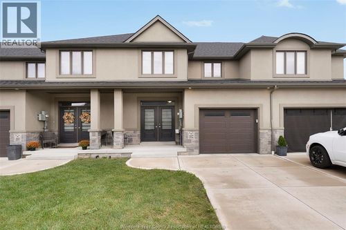 112 Reed St, Essex, ON, N8M0B2 | Card Image