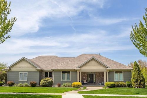 633 Stonebridge Ave, Onalaska, WI, 54650-8790 | Card Image