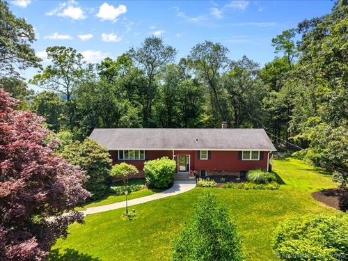 964 Red Fox Rd, Orange, CT, 06477-1035 | Card Image