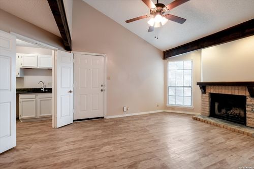 210b-8655 Datapoint Dr, San Antonio, TX, 78229-3261 | Card Image