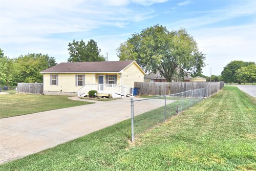 1947 E 28th Street N, Tulsa, OK, 74110 | Card Image