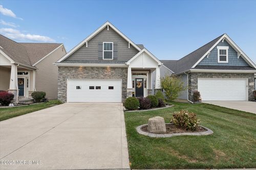8904 Park Lake Cir, Sylvania, OH, 43560-9018 | Card Image