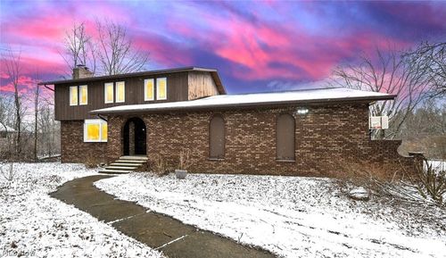 6151 Taylor Rd, New Franklin, OH, 44216-9363 | Card Image