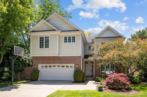2211 Schiller Ave, Wilmette, IL, 60091-2327 | Card Image