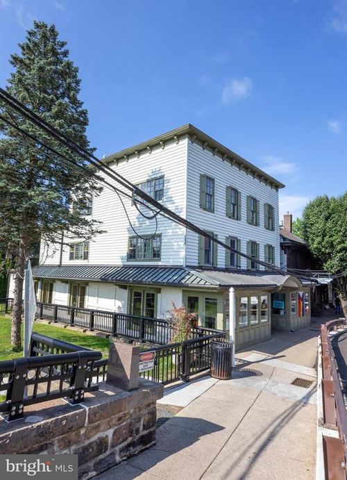 15 E Bridge St, NEW HOPE, PA, 18938-1331 | Card Image