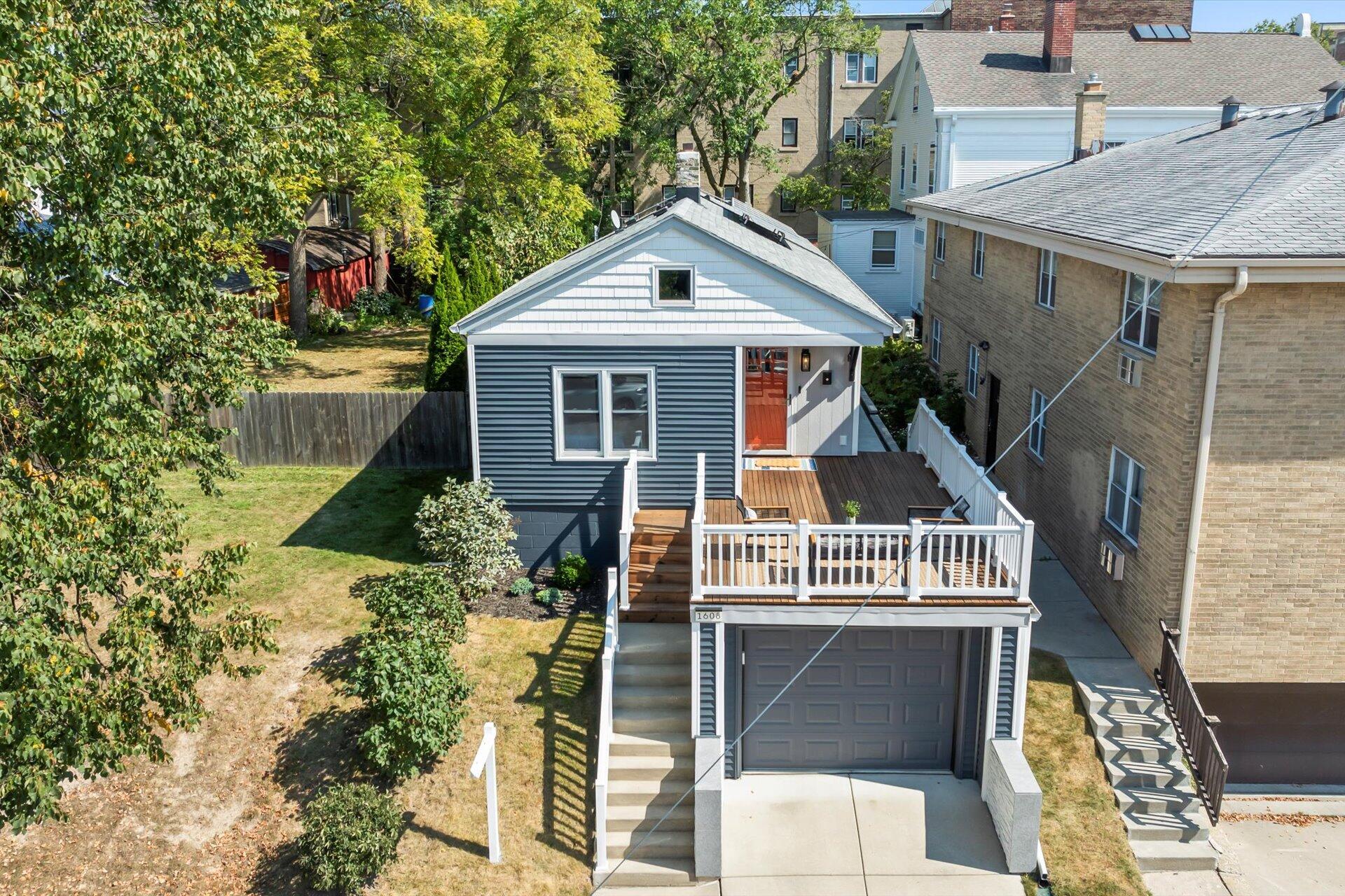 Astor St, Milwaukee, WI 53202