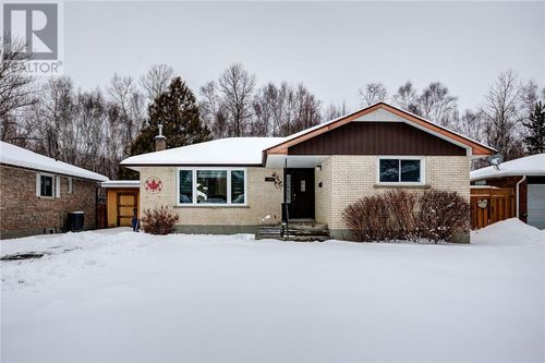 1894 Courtland Dr, Sudbury, ON, P3A1J8 | Card Image