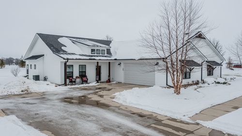 825 E Thompson St, Princeton, IL, 61356-2571 | Card Image