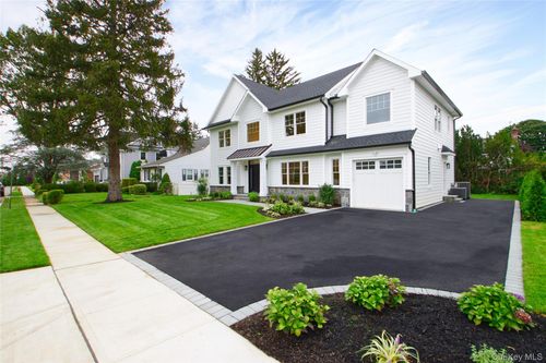 225 Brixton Rd, Garden City, NY, 11530-1312 | Card Image