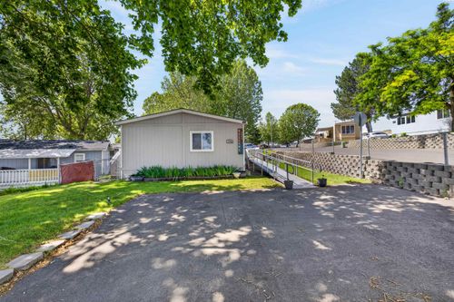 128e-3517 Road 84, Pasco, WA, 99301-1666 | Card Image