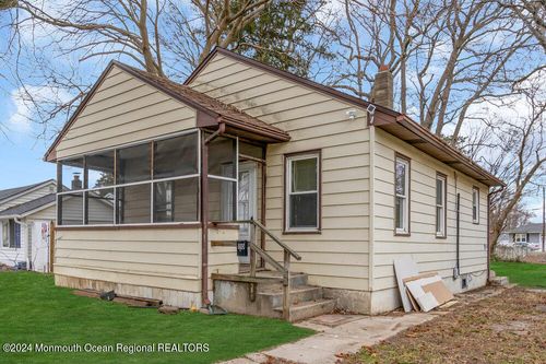 110 Highland Ave, PENNSVILLE, NJ, 08070-2211 | Card Image