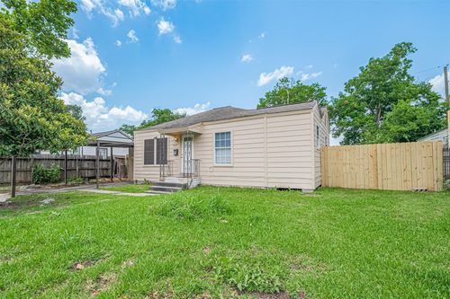 6527 Kernel St, Houston, TX, 77087-1513 | Card Image