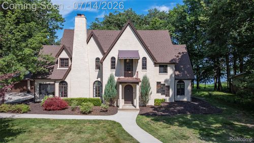 18460 Meridian Rd, Grosse Ile, MI, 48138-1071 | Card Image