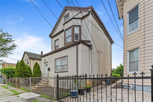 122 S High St, Mount Vernon, NY, 10550-2416 | Card Image