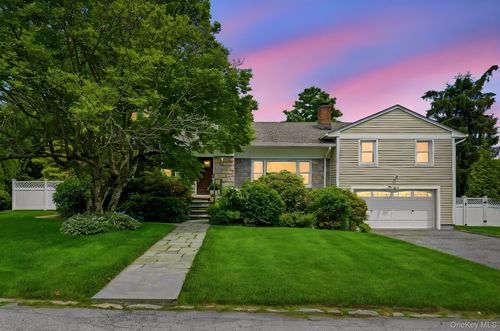 1 Pamela Ln, New Rochelle, NY, 10804-2403 | Card Image