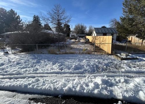 733 California St, Gooding, ID, 83330-1525 | Card Image