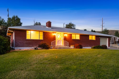 1940 W Old Highway Rd, Morgan, UT, 84050-9302 | Card Image