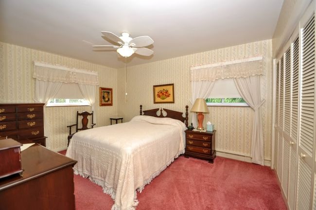 What a cute bedroom, just the right size. | Image 23