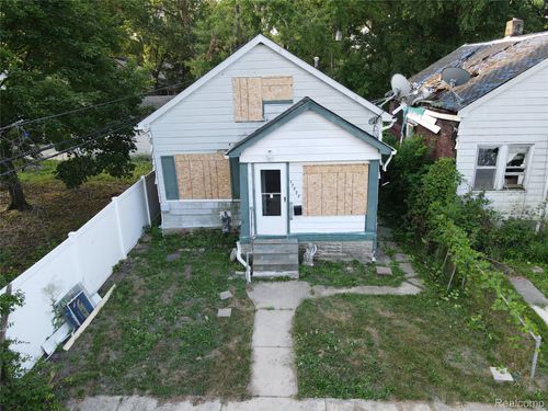 17222 Detroit St, Detroit, MI, 48224-2236 | Card Image