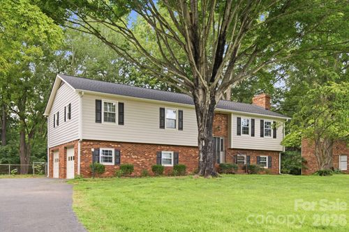436 S Peace Haven Rd, Winston Salem, NC, 27103-5936 | Card Image