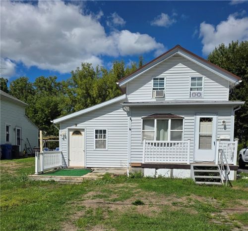 111 E Elizabeth St, Waterloo, NY, 13165-1438 | Card Image