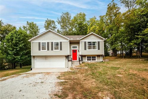650 Cleveland St, Holt, MO, 64048-9367 | Card Image