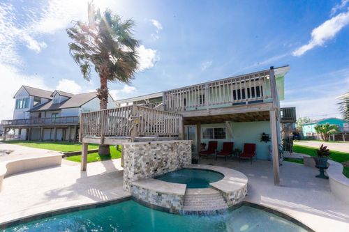 1417 8th St, Dickinson, TX, 77539-2469 | Card Image