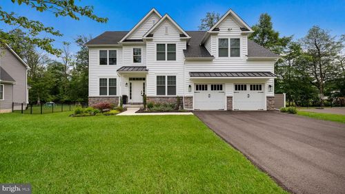 702 N Shady Retreat Rd, Doylestown, PA, 18901-2515 | Card Image