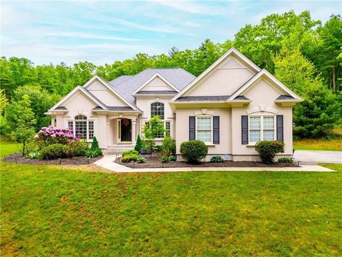 4 Hart Pond Dr, North Smithfield, RI, 02896-9355 | Card Image