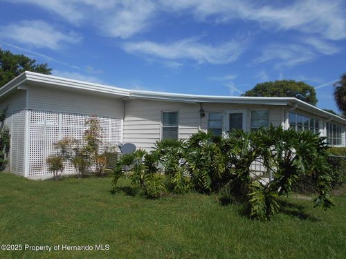 7434 Dinsmore St, Brooksville, FL, 34613-5963 | Card Image