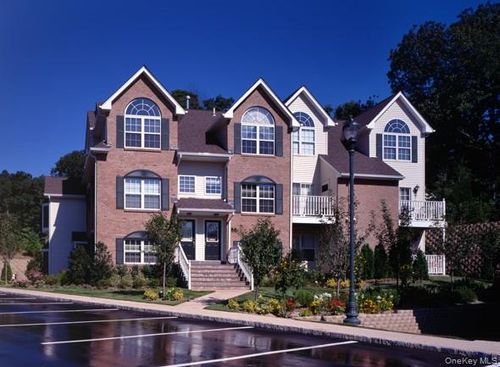 24-24 Pinnacle Dr, Port Jefferson, NY, 11777-2084 | Card Image