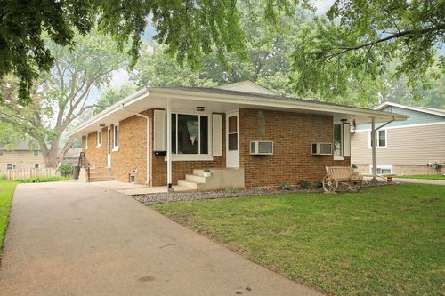 728 6th Ave S, Hopkins, MN, 55343-7719 | Card Image