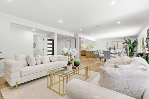 10534 Colebrook St, Shadow Hills, CA, 91040-1402 | Card Image