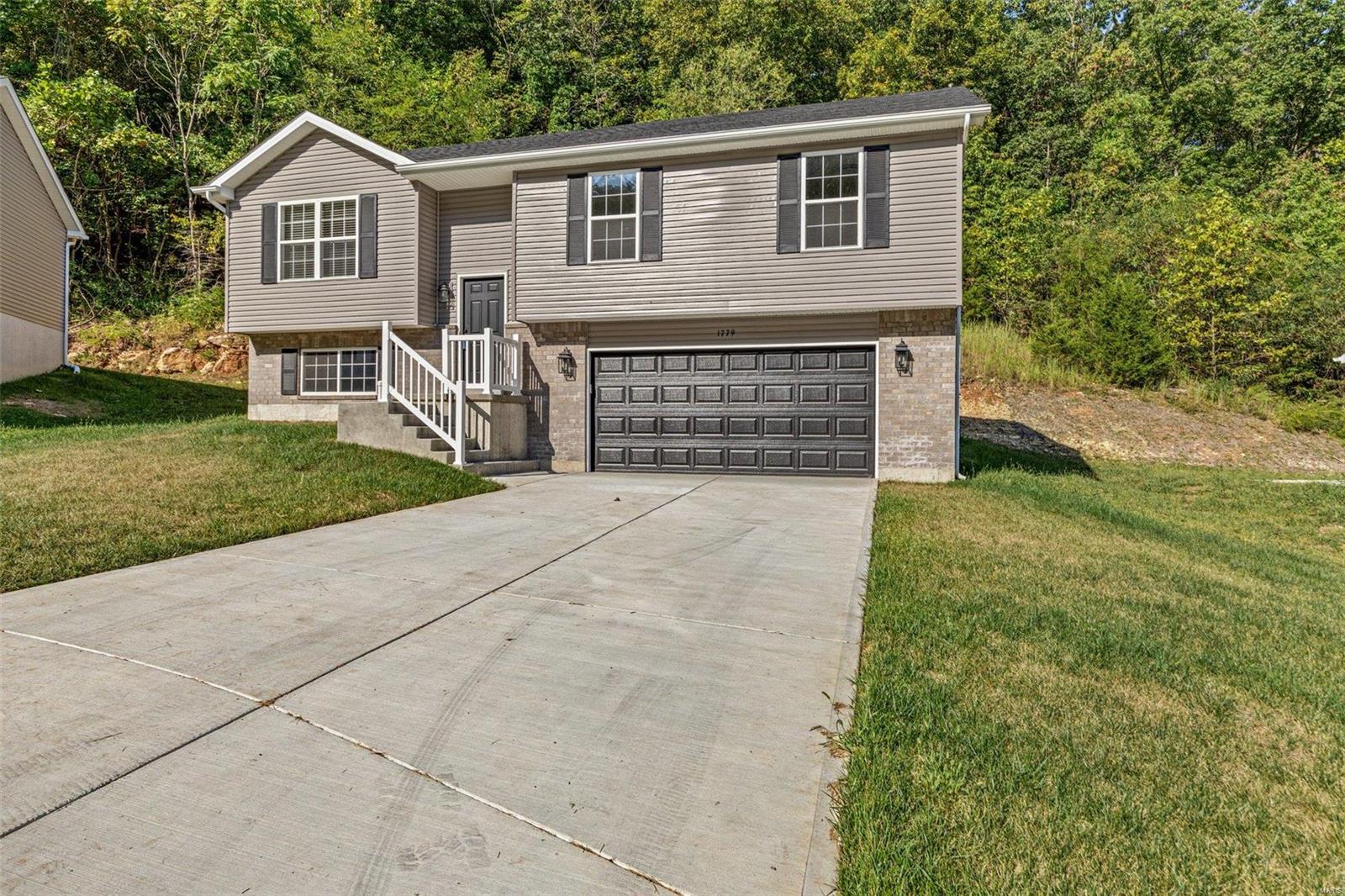 Cherry Blossom Ct, Pevely, MO 63070