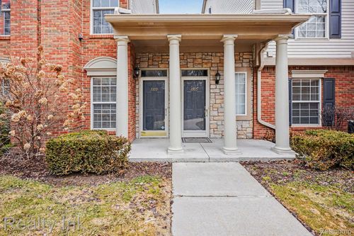 3399 Tremonte Cir S, Rochester, MI, 48306-5005 | Card Image