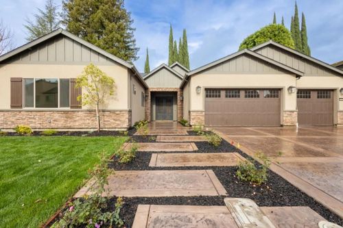100 Southlite Circle, Sacramento, CA, 95831 | Card Image