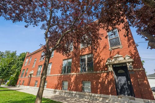 2e-3222 W Sunnyside Ave, Chicago, IL, 60625-4518 | Card Image