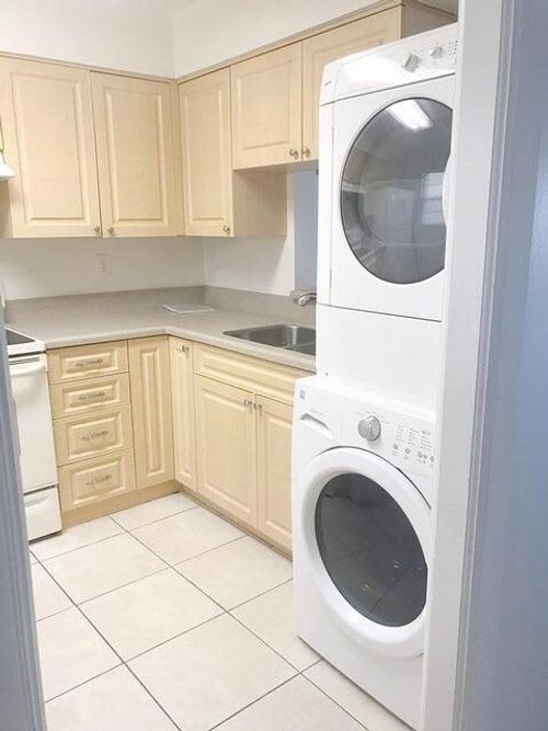 apt-1-105-2050 Oleander Blvd, Fort Pierce, FL, 34950-5303 | Card Image