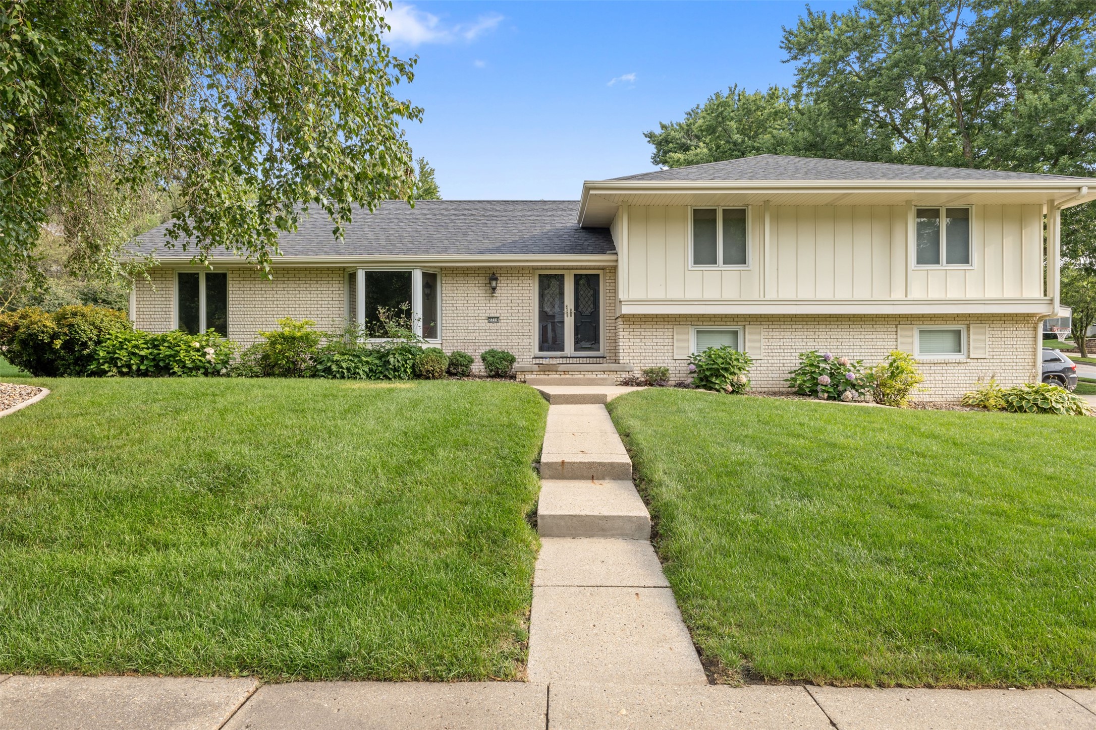 Caulder Ave, Des Moines, IA 50321