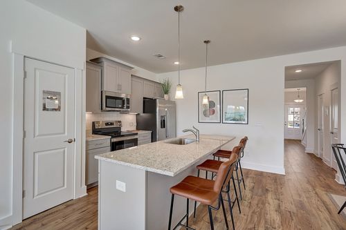 2055 Bloomsbury Ln, Franklin, TN, 37064-7010 | Card Image