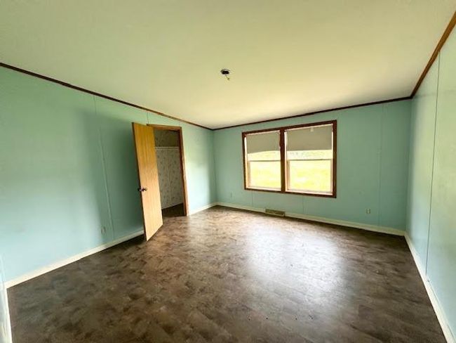 walk-in closet | Image 22