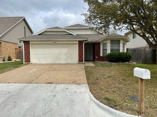 5205 Trailhead Dr, Arlington, TX, 76013-5324 | Card Image