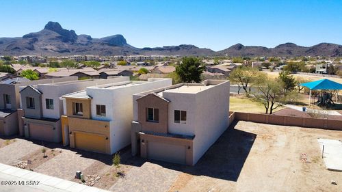 8813 N Sherry Cervi Way, Tucson, AZ, 85743-5529 | Card Image