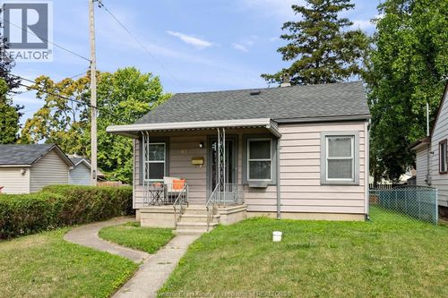 3672 Girardot St, Windsor, ON, N9C1W5 | Card Image