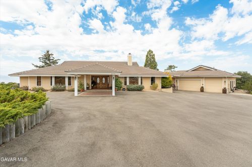 30300 Piebald Ct, Tehachapi, CA, 93561-5473 | Card Image