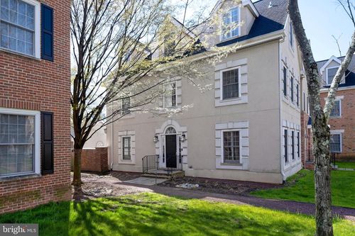 3 Governors Ln, Princeton, NJ, 08540-3666 | Card Image