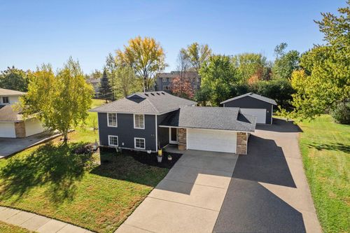 808 Newell Dr, Apple Valley, MN, 55124-8931 | Card Image